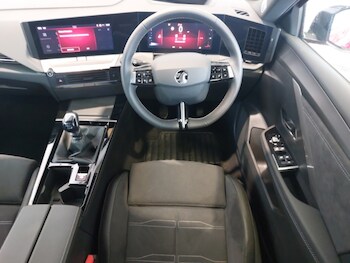 Used Vauxhall Astra 2025 for sale - 76212397: Photo 2