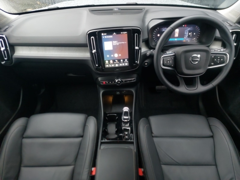 Used Volvo XC40 2025 for sale - 77645124: Photo 2