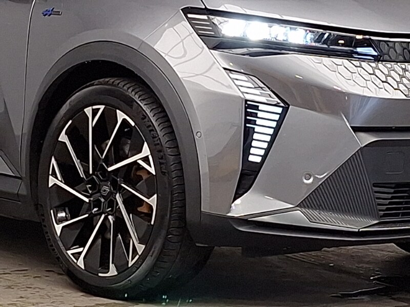 Used Renault Scenic E-Tech 2024 for sale - 76838397: Photo 9