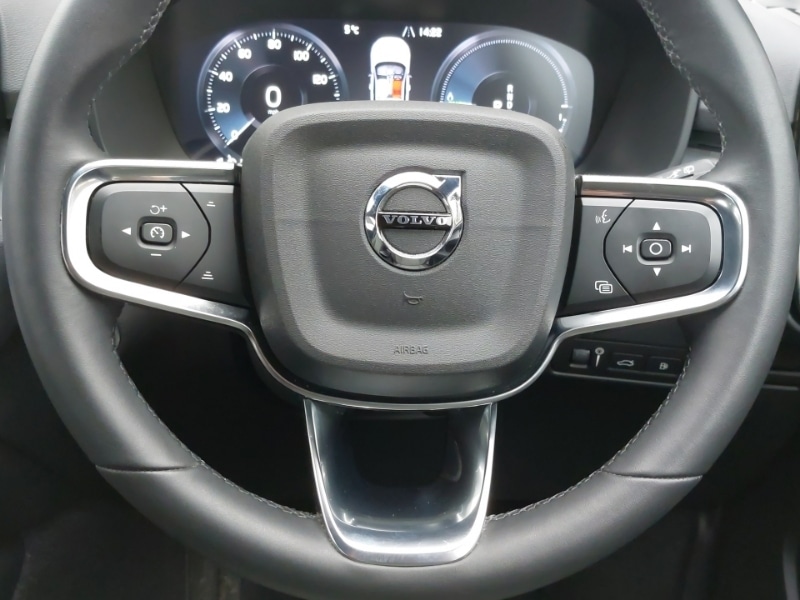 Used Volvo XC40 2023 for sale - 77606611: Photo 11