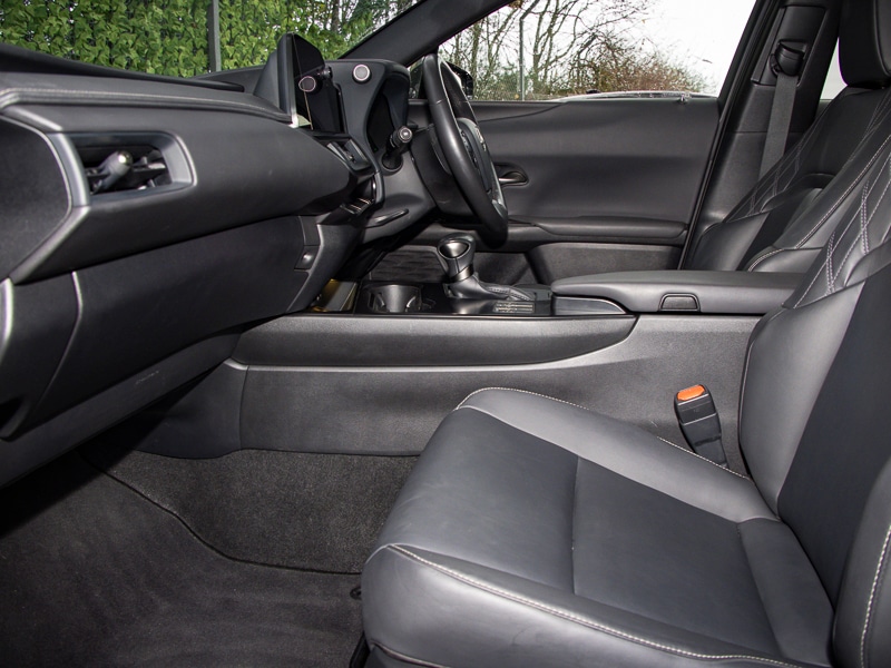 Used Lexus UX 2023 for sale - 76742196: Photo 2