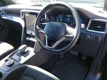 Used Volkswagen Amarok 2024 for sale - 78439311: Photo