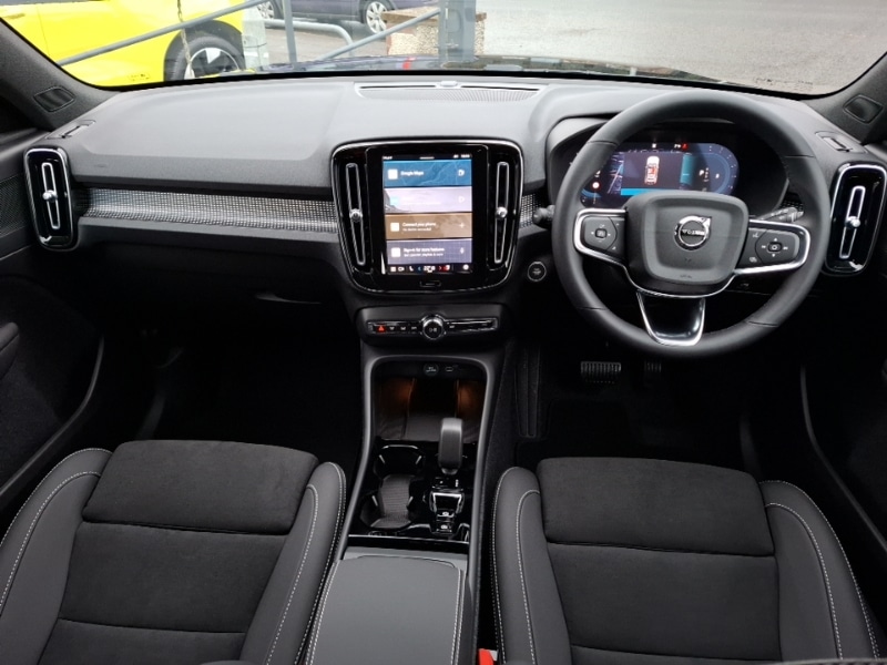 Used Volvo XC40 2025 for sale - 77277847: Photo 2