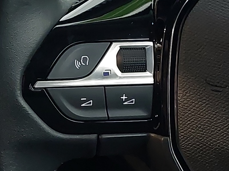 Used Peugeot 2008 2022 for sale - 77419940: Photo 10