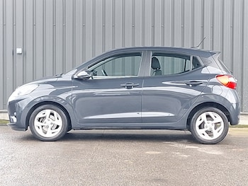 Used Hyundai i10 2021 for sale - 77690346: Photo