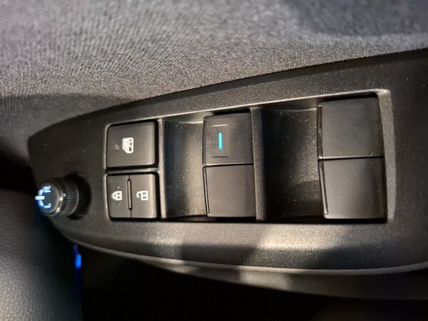 Used Toyota Yaris 2022 for sale - 76272650: Photo 12