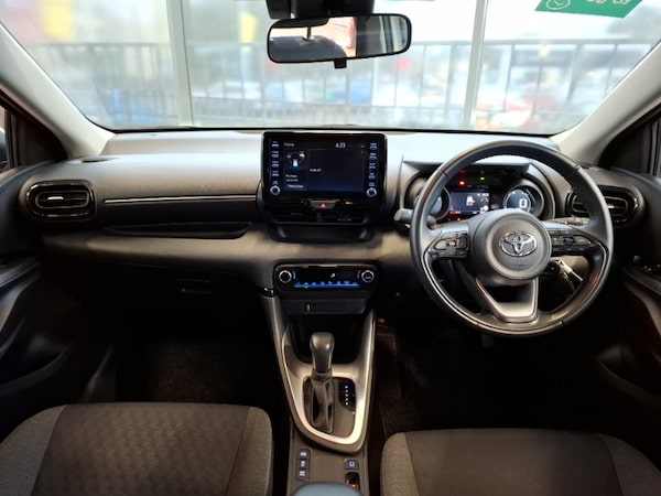 Used Toyota Yaris 2022 for sale - 76272650: Photo 2
