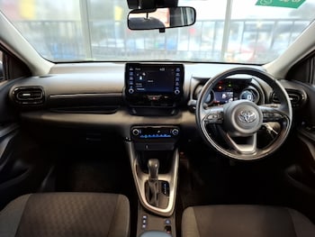 Used Toyota Yaris 2022 for sale - 76272650: Photo
