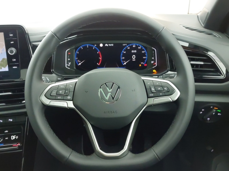 Used Volkswagen T-Roc 2025 for sale - 77950160: Photo 11