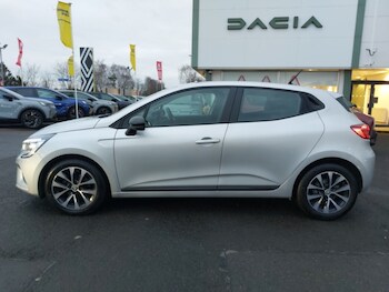 Used Renault Clio 2023 for sale - 77371711: Photo