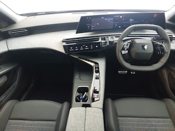 Used Peugeot 5008 2025 for sale - 76325161: Photo