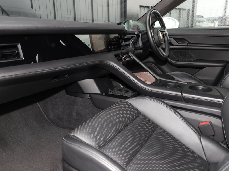 Used Porsche Taycan 2020 for sale - 77912051: Photo 4