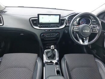Used Kia XCeed 2021 for sale - 76183100: Photo 2