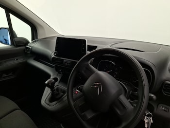 Used Citroen Berlingo 2024 for sale - 78432000: Photo