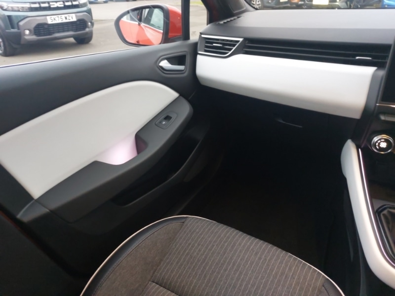 Used Renault Clio 2021 for sale - 76694987: Photo 10