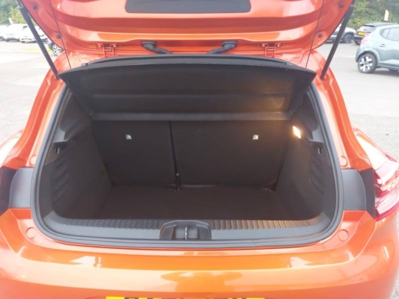 Used Renault Clio 2021 for sale - 76694987: Photo 8