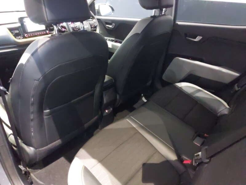 Used Kia Stonic 2023 for sale - 77817202: Photo 6