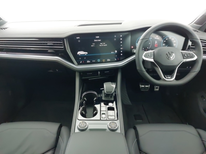 Used Volkswagen Touareg 2024 for sale - 77338884: Photo 2