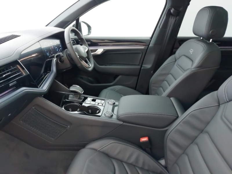 Used Volkswagen Touareg 2024 for sale - 77338884: Photo 5