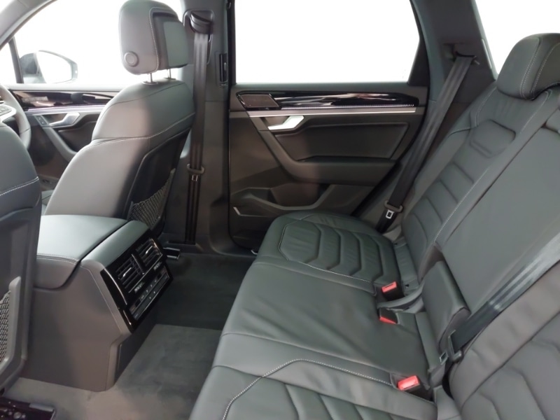 Used Volkswagen Touareg 2024 for sale - 77338884: Photo 6