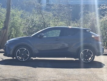 Used Toyota C-HR 2023 for sale - 78343303: Photo