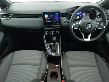 Used Renault Clio 2024 for sale - 76169439: Photo 2