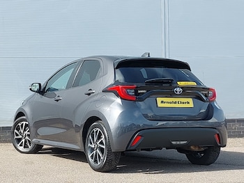 Used Toyota Yaris 2021 for sale - 78238910: Photo