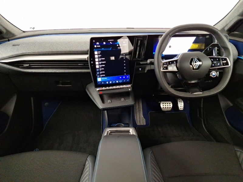 Used Renault Scenic E-Tech 2024 for sale - 76770335: Photo 2