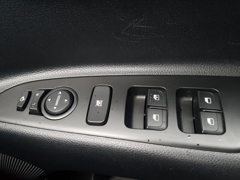 Used Kia Stonic 2023 for sale - 77585410: Photo 12
