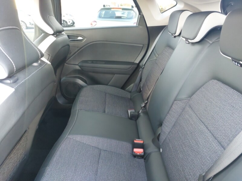 Used Renault Captur 2024 for sale - 77569621: Photo 6