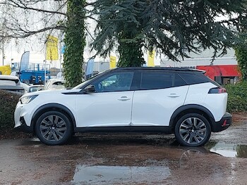 Used Peugeot 2008 2021 for sale - 77087234: Photo