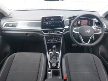 Used Volkswagen T-Roc 2023 for sale - 75539352: Photo