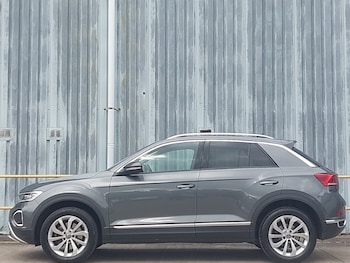 Used Volkswagen T-Roc 2023 for sale - 75539352: Photo
