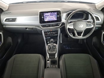 Used Volkswagen T-Roc 2024 for sale - 78803116: Photo