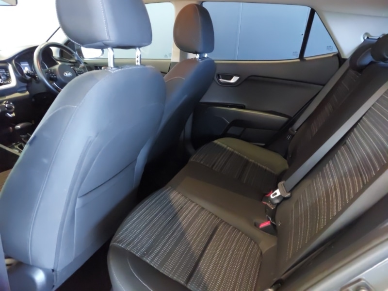 Used Kia Stonic 2020 for sale - 76492638: Photo 6