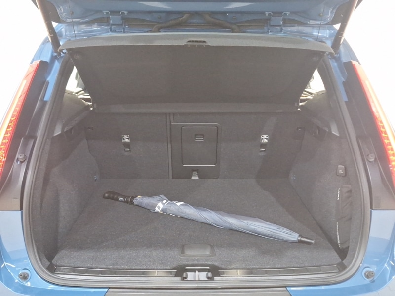 Used Volvo XC40 2023 for sale - 77266228: Photo 8