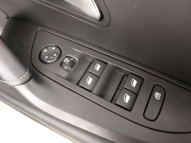 Used Peugeot 2008 2022 for sale - 77252675: Photo 11