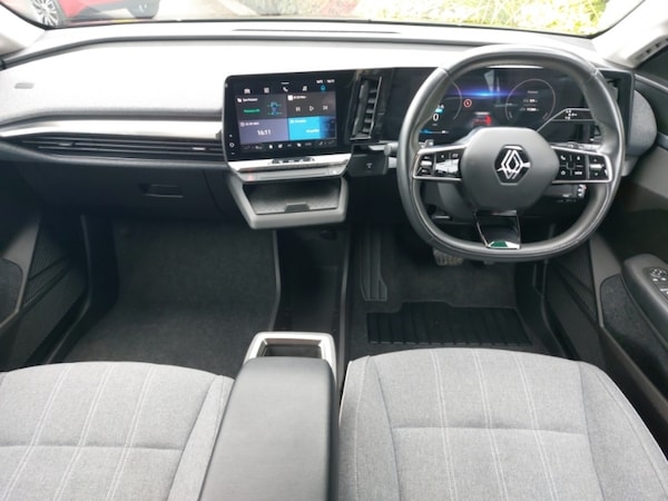 Used Renault Megane E Tech 2022 for sale - 76220850: Photo 2