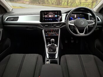 Used Volkswagen T-Roc 2023 for sale - 77482861: Photo