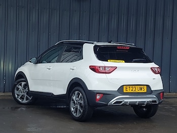 Used Kia Stonic 2023 for sale - 76451642: Photo