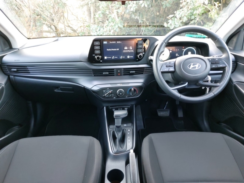 Used Hyundai i20 2023 for sale - 77761779: Photo 2