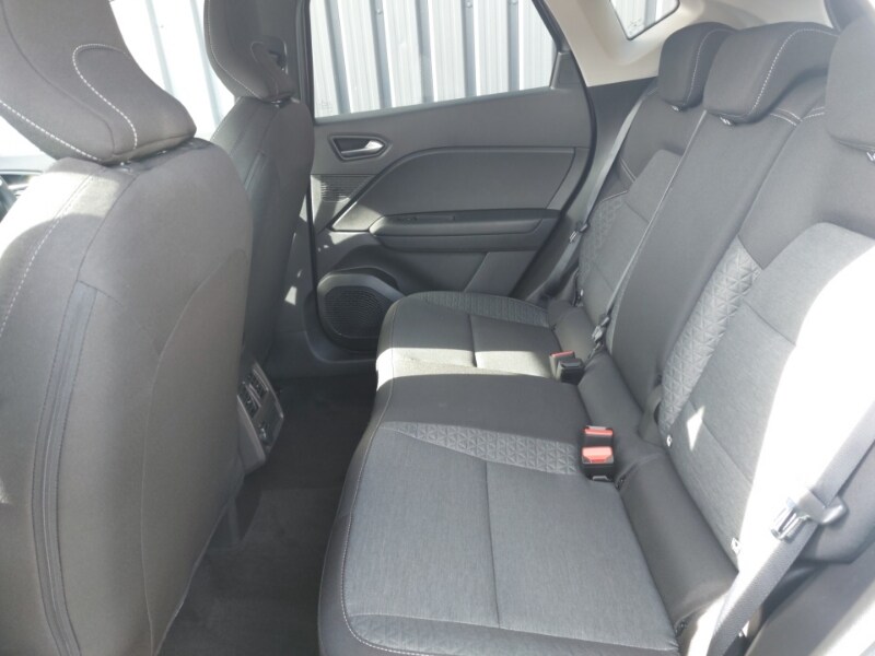 Used Renault Captur 2023 for sale - 77948377: Photo 6