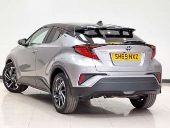 Used Toyota C-HR 2020 for sale - 74892100: Photo