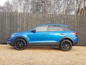 Used Volkswagen T-Roc 2023 for sale - 77652648: Photo