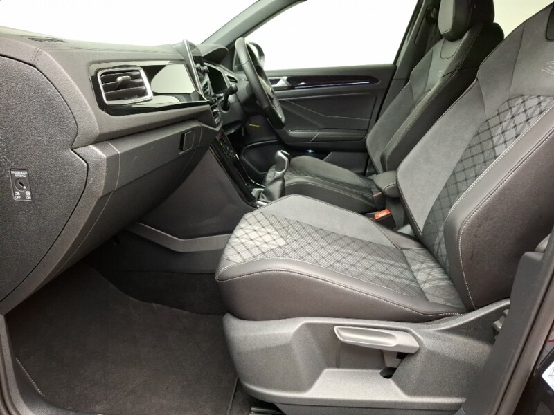 Used Volkswagen T-Roc 2023 for sale - 77070713: Photo 5