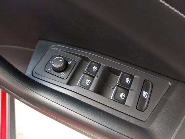Used Volkswagen T-Roc 2022 for sale - 76129630: Photo 12