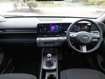 Used Hyundai KONA 2025 for sale - 76310249: Photo 2