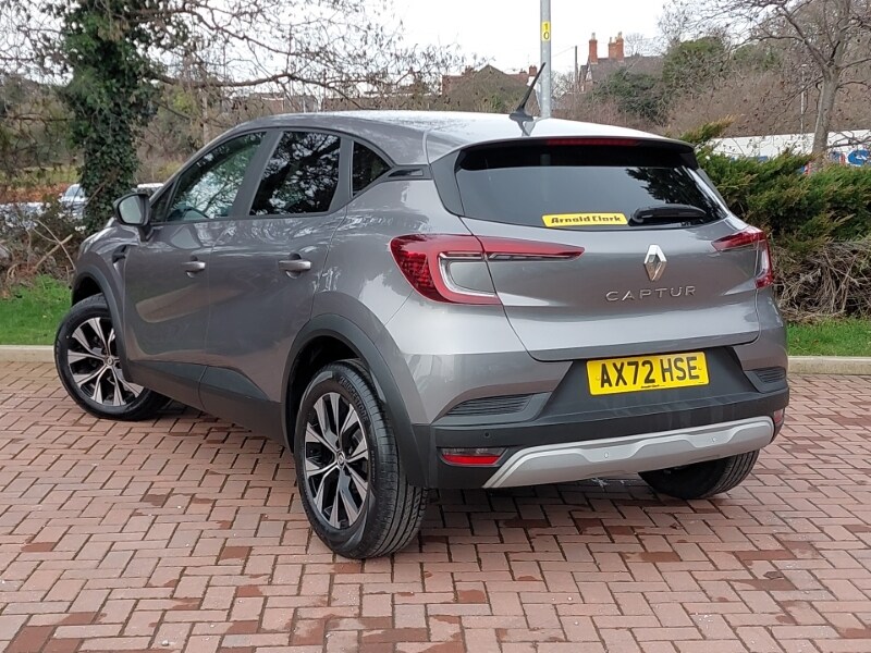 Used Renault Captur 2023 for sale - 77949557: Photo 3