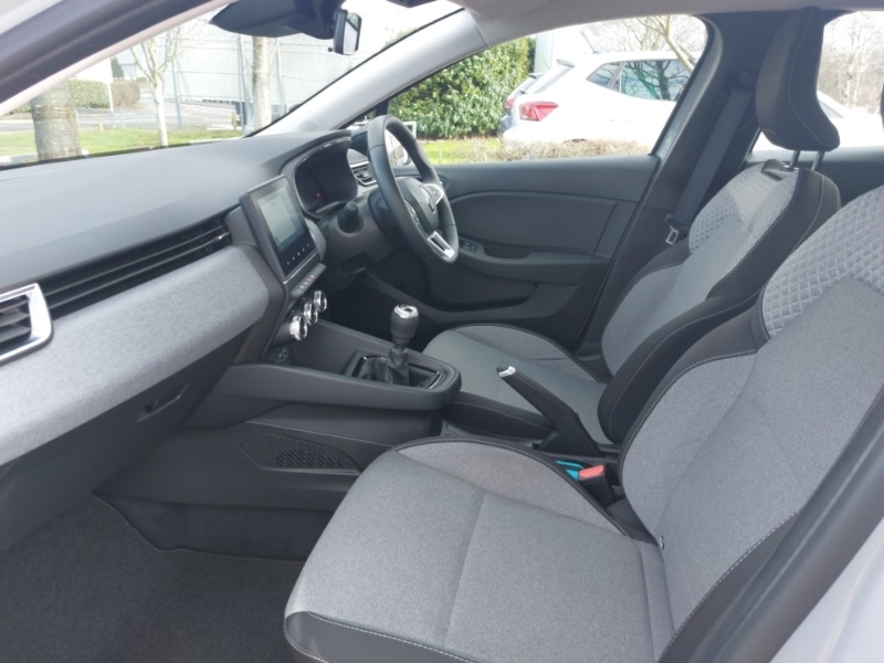 Used Renault Clio 2024 for sale - 77648760: Photo 5