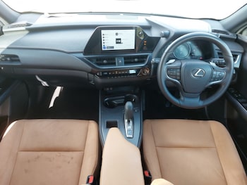 Used Lexus UX 2024 for sale - 76102932: Photo